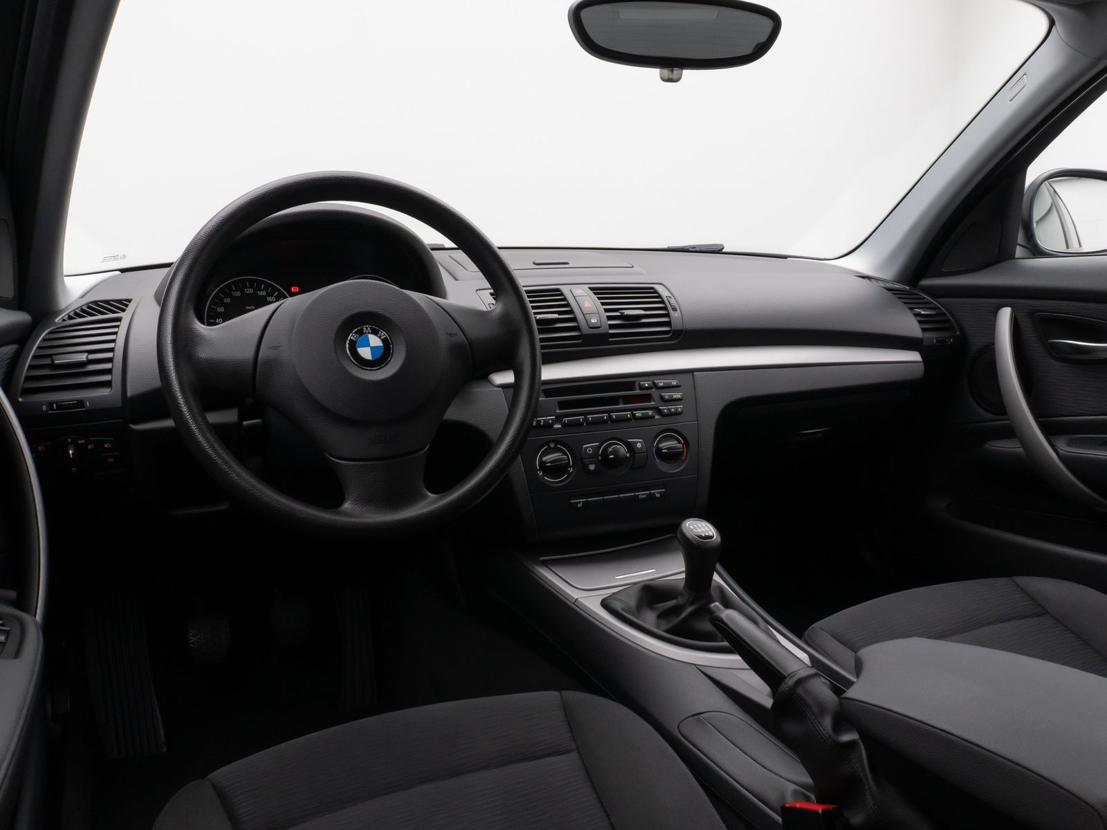 Fahrzeugabbildung BMW 118d  Advantage Sitzheizung AHK PDC Nebelscheinw
