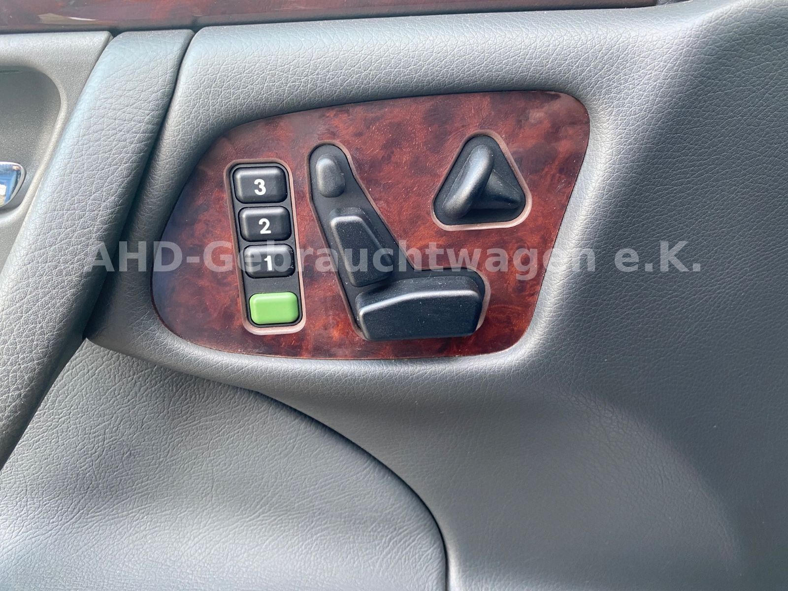 Fahrzeugabbildung Mercedes-Benz E 55 AMG 4-Matic "SAMMLERSTÜCK"