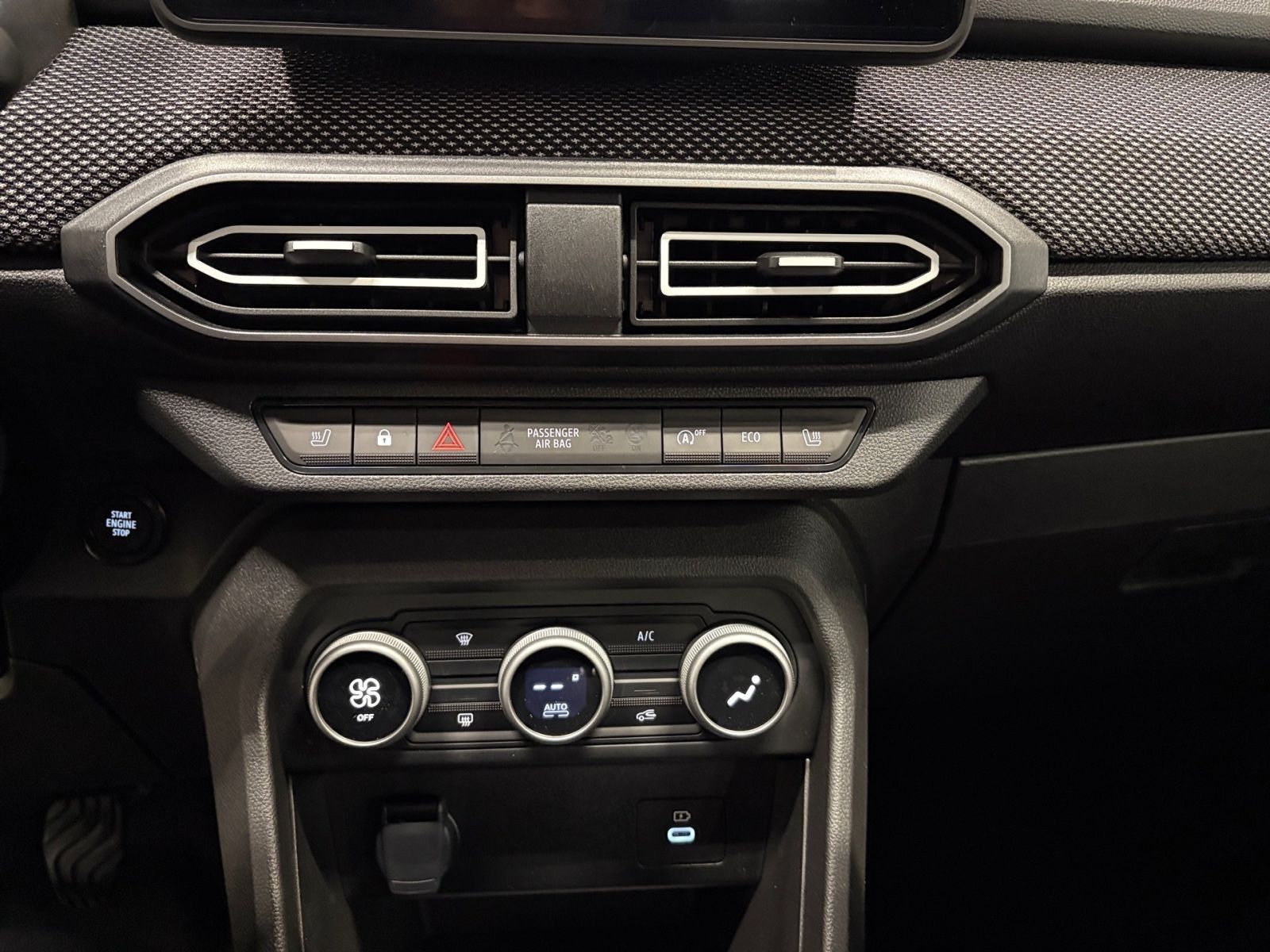 Fahrzeugabbildung Dacia Dacia Sandero Journey ECO-G 100