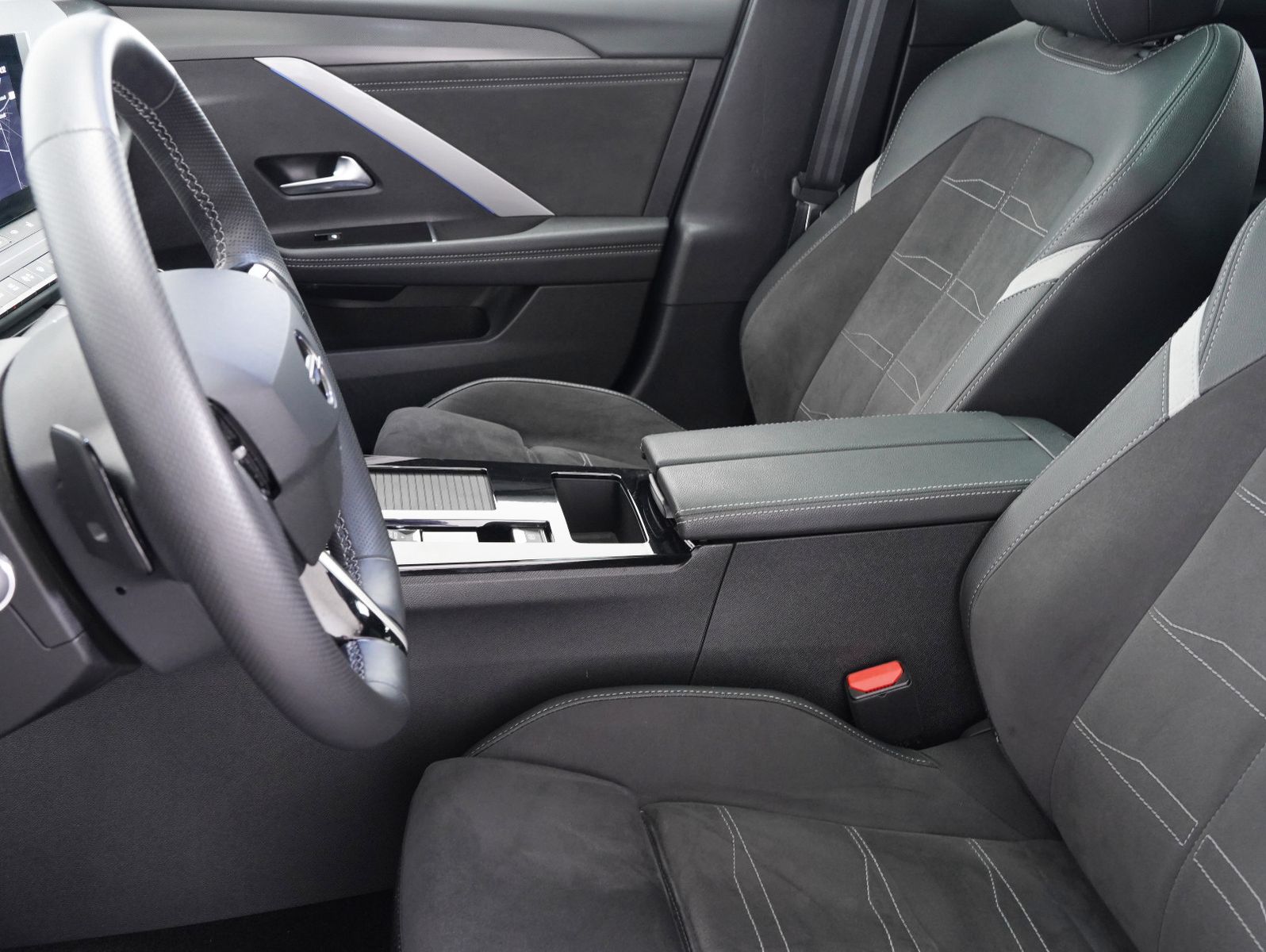 Fahrzeugabbildung Opel Astra L 1.5 Diesel Sports Tourer GS PANO