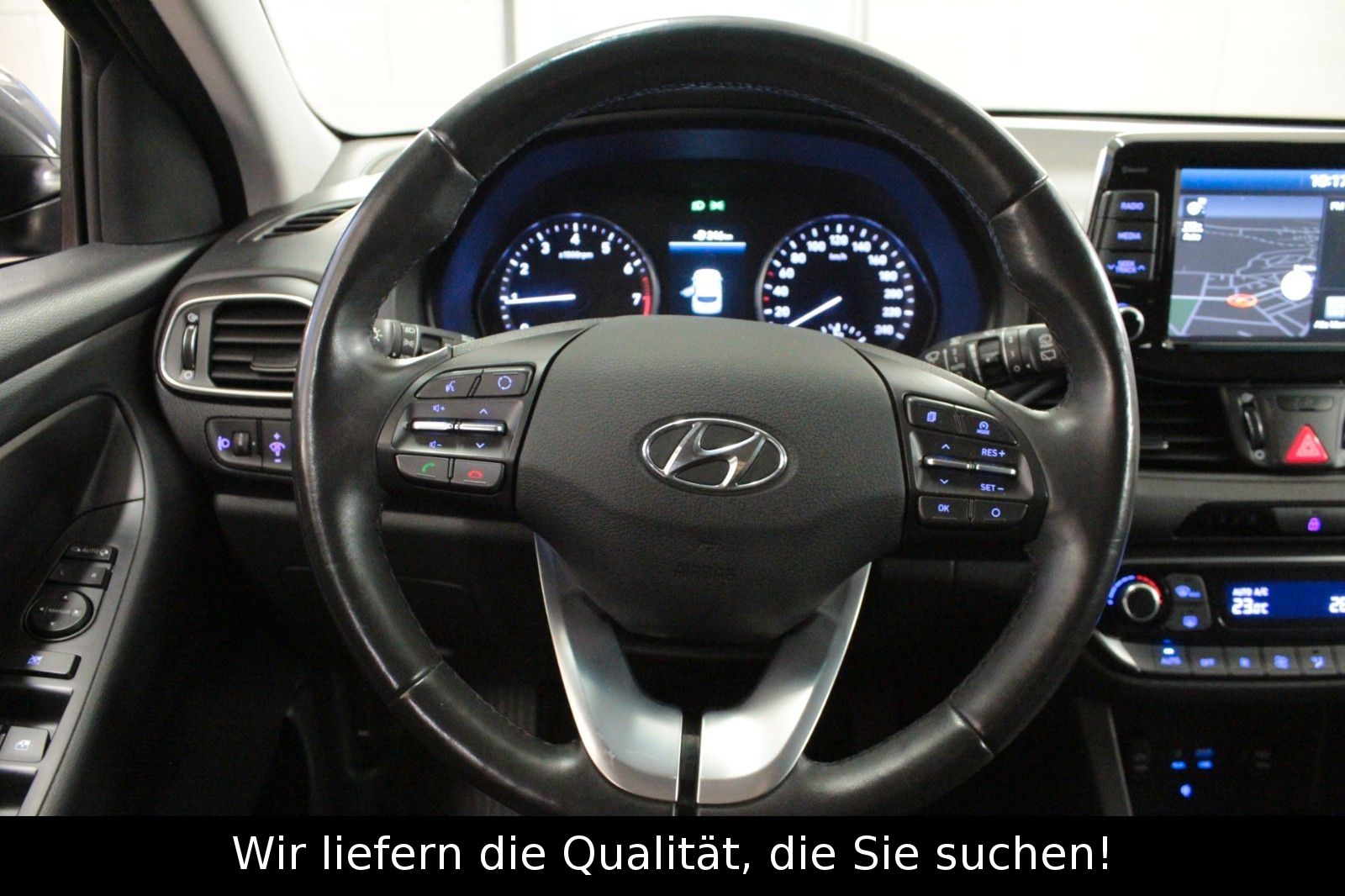 Fahrzeugabbildung Hyundai i30 1.4 T-GDI Premium*Winterpaket*