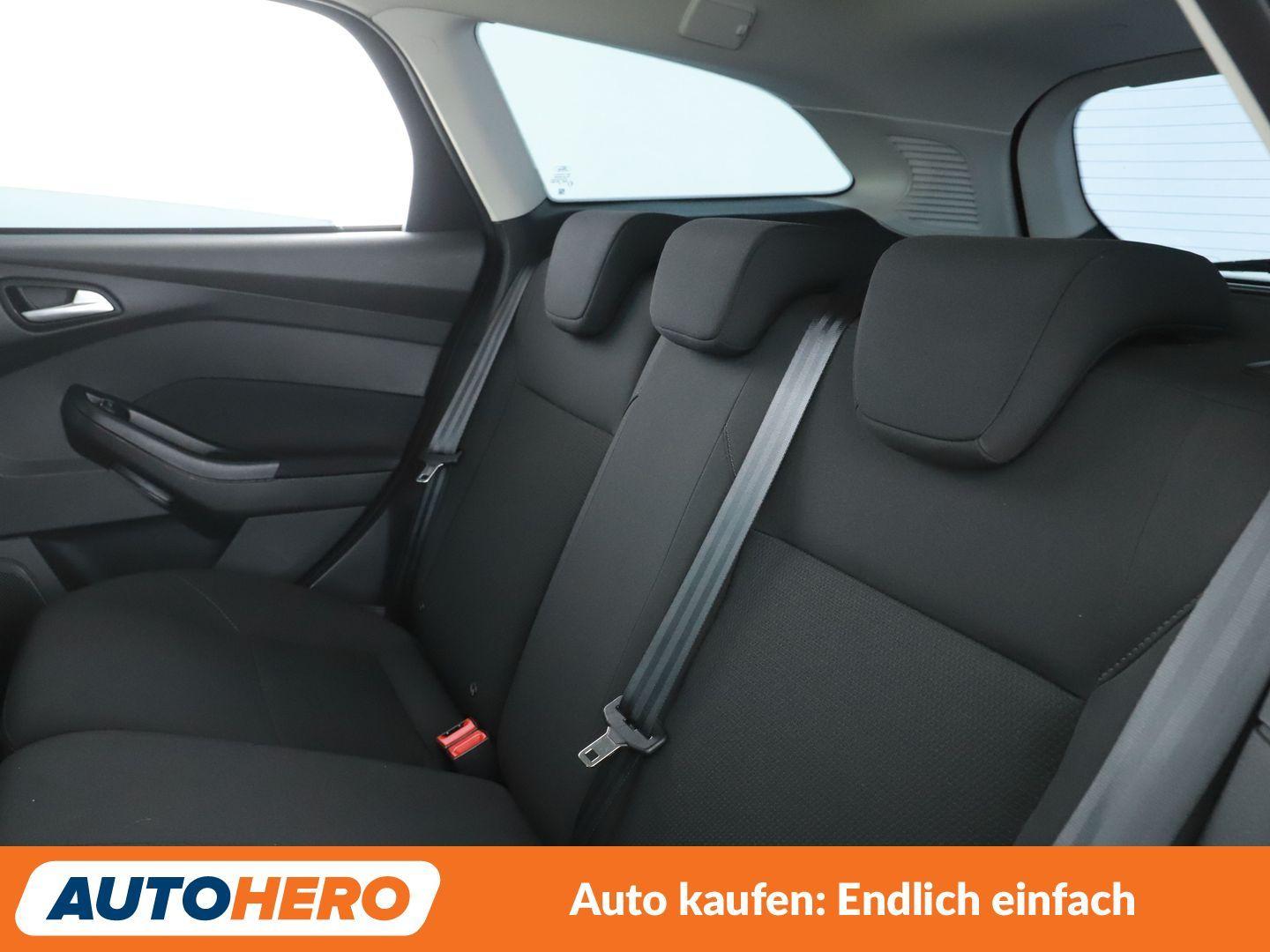 Ford Focus 1.0 EcoBoost Business*NAVI*TEMPO*PDC*SHZ*