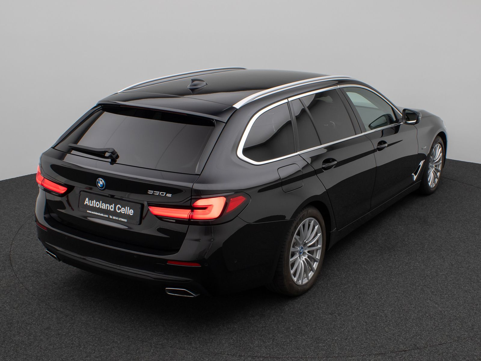 Fahrzeugabbildung BMW 530e Kamera DAB HiFi CockPitPro Fernlichtassist