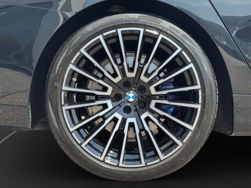 BMW 740 - 12