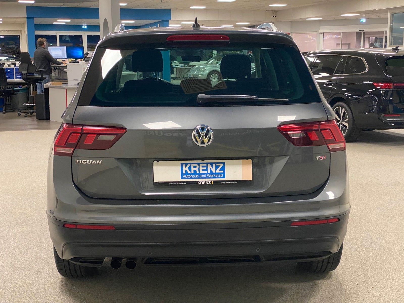 Fahrzeugabbildung Volkswagen Tiguan 1.4 TSI SOUND+1.HAND+NAVIGATION+AHK schw.