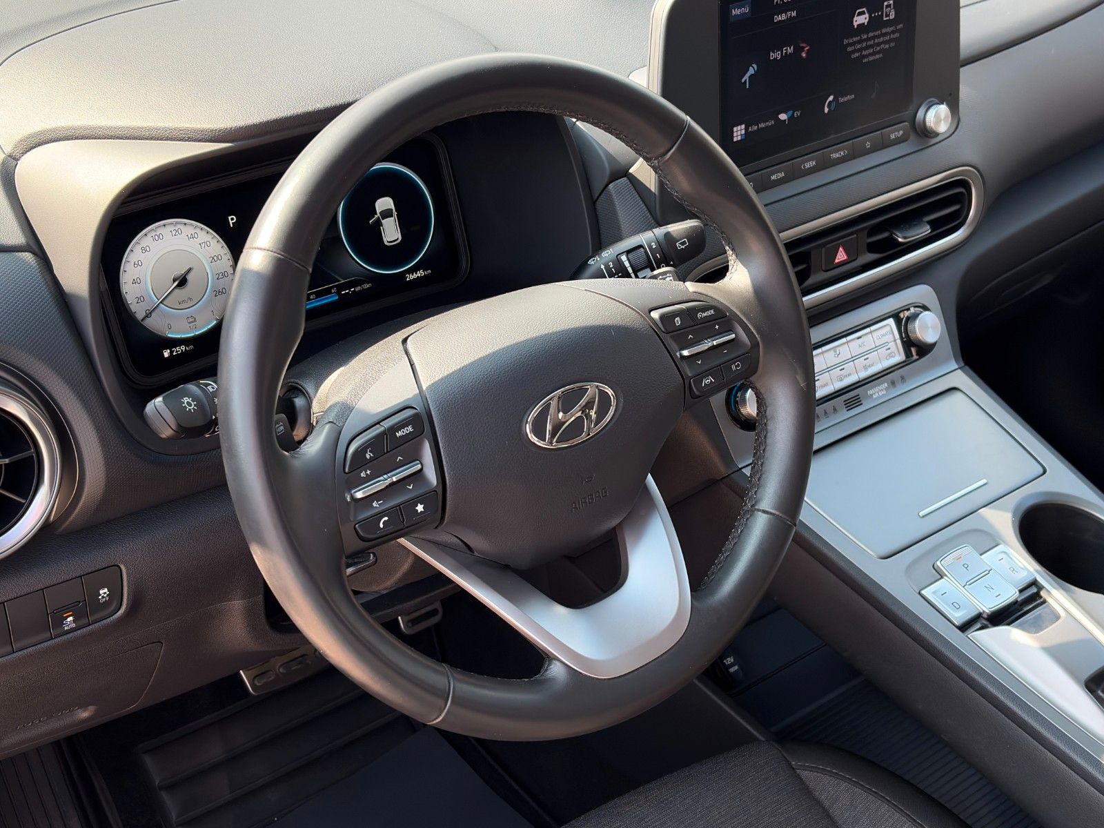 Fahrzeugabbildung Hyundai KONA E Basis 2WD LKAS CAM CarPlay DAB+ 17" 305km
