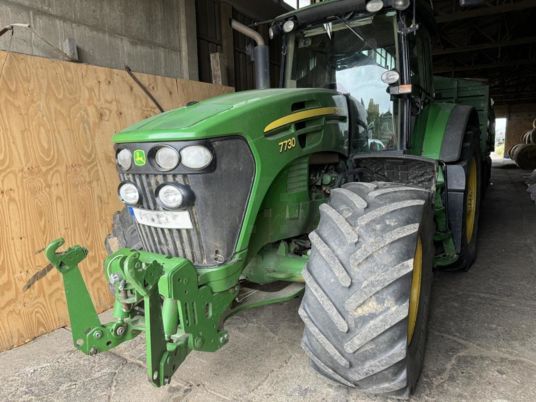 John Deere 7730