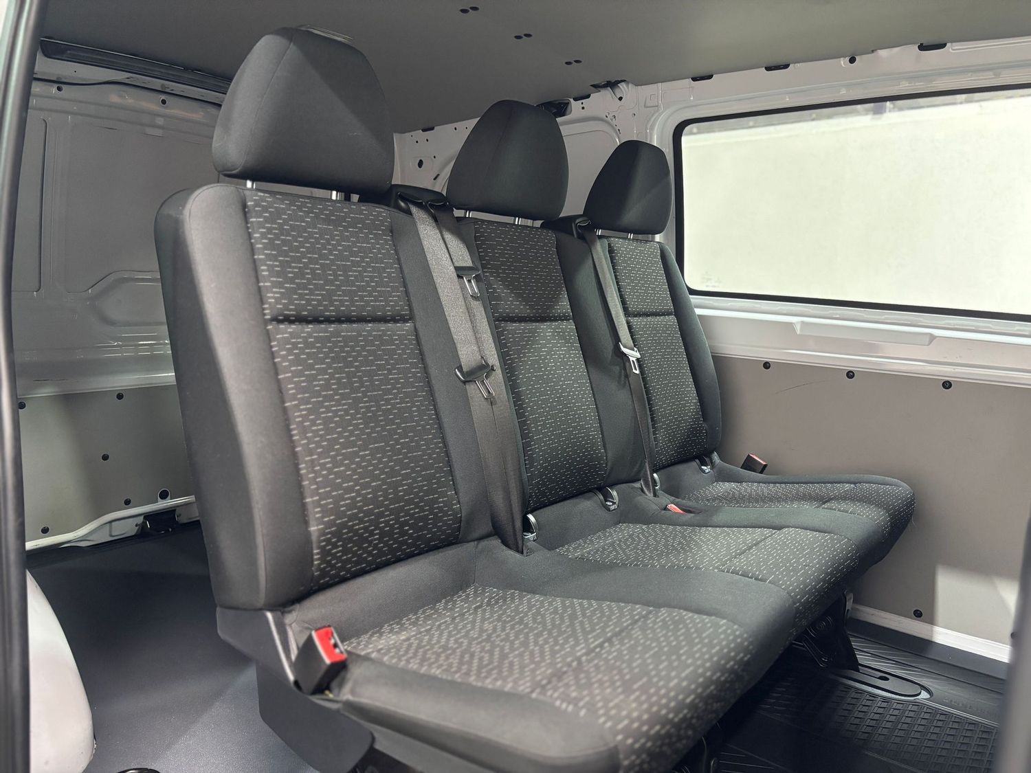 Fahrzeugabbildung Mercedes-Benz Vito Mixto 114 CDI Kompakt#Kamera#Navi#Klima#AHK