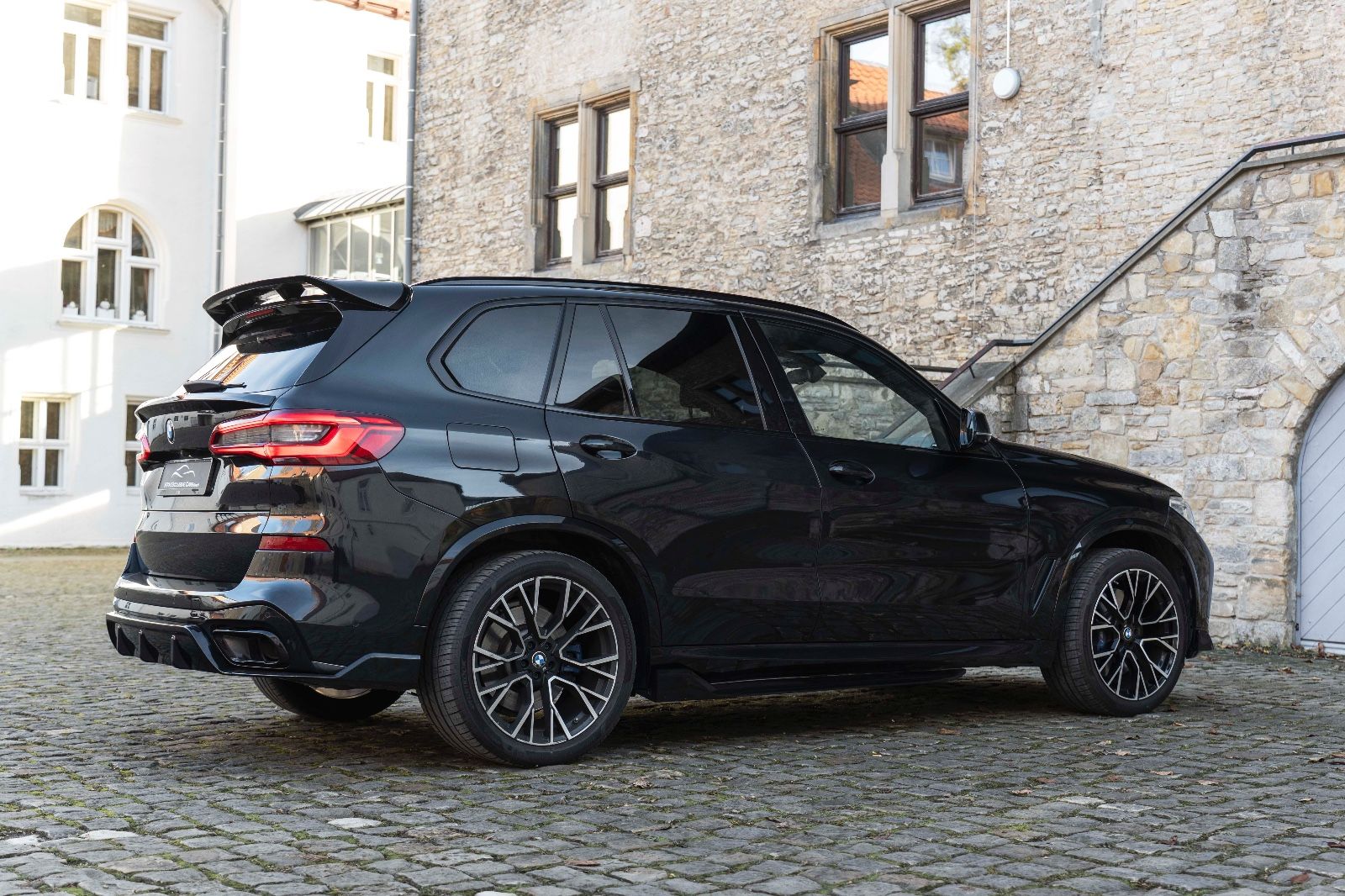 Fahrzeugabbildung BMW X5 xDrive40i M-SPORT HUD H&K 360° LASER ACC TOTW