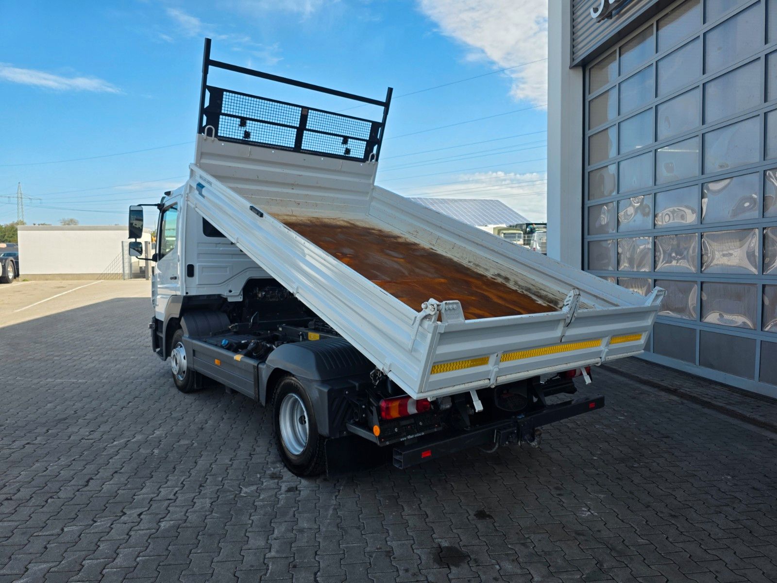 Fahrzeugabbildung Mercedes-Benz Atego 823 K 4x2 Meiller 2x AHK Klima 3 Sitze