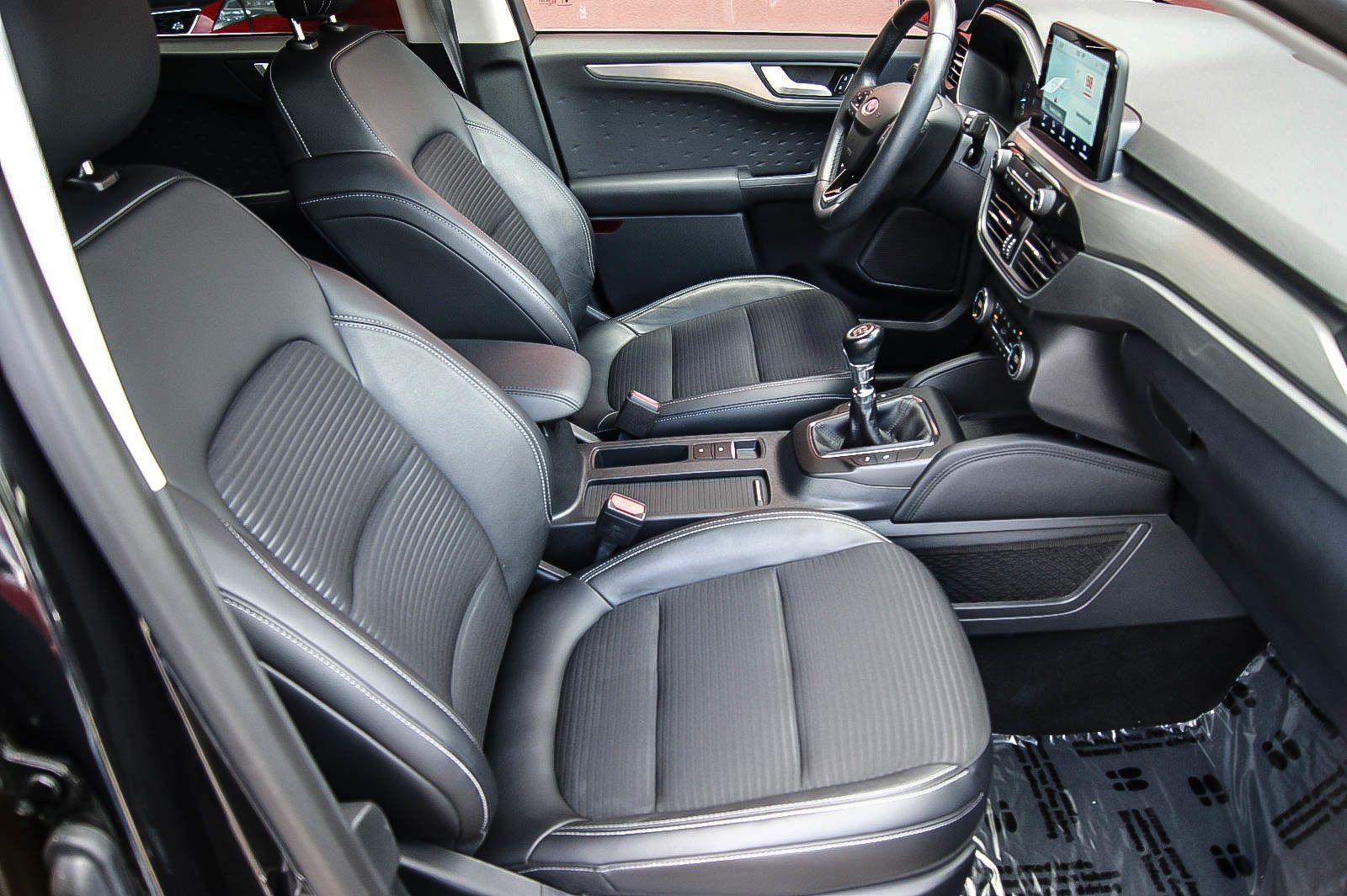 Fahrzeugabbildung Ford Kuga 1.5i Titanium X PARKASSYST KAMERA ACC LED