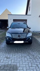 Mercedes-Benz ML 350 CDI 4MATIC - - Mercedes-Benz ML 350 aus 2009
