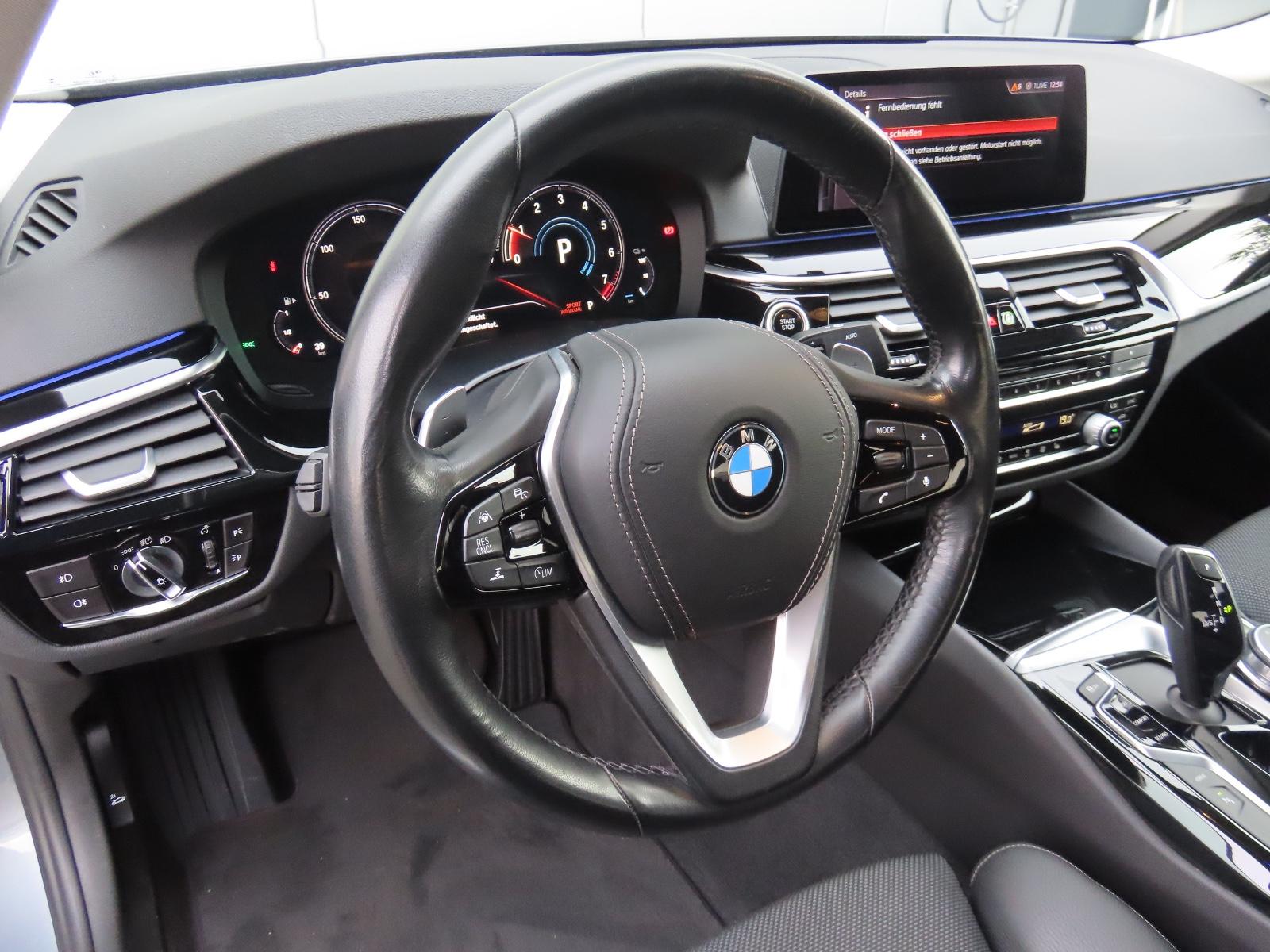 BMW 530e iPerformance Sport Line Leder Ambiente