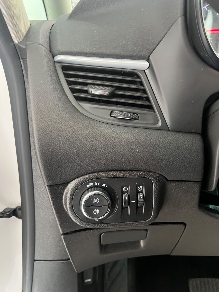 Fahrzeugabbildung Opel Zafira C Active * 7.SITZER * AUTOMATIK *