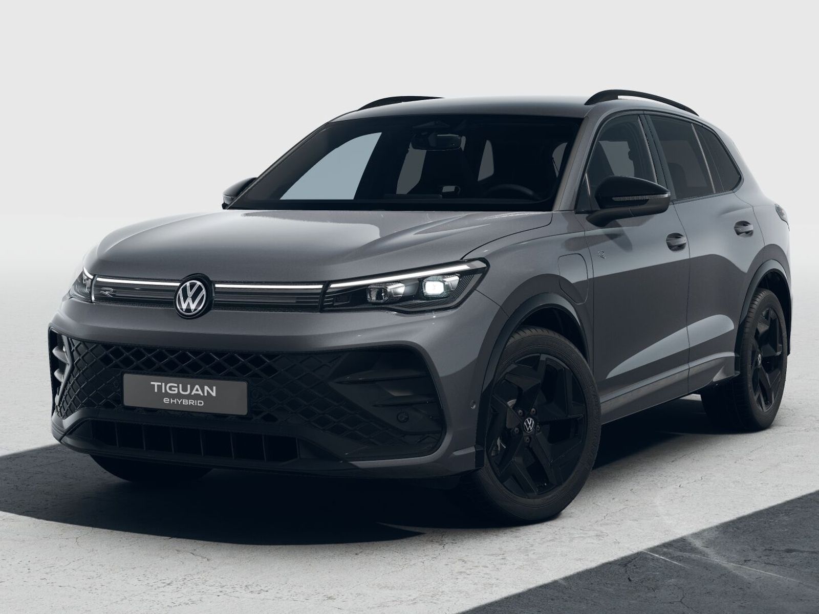 Fahrzeugabbildung Volkswagen Tiguan  R-Line 1.5 eHybrid DSG *AHK, Black Style