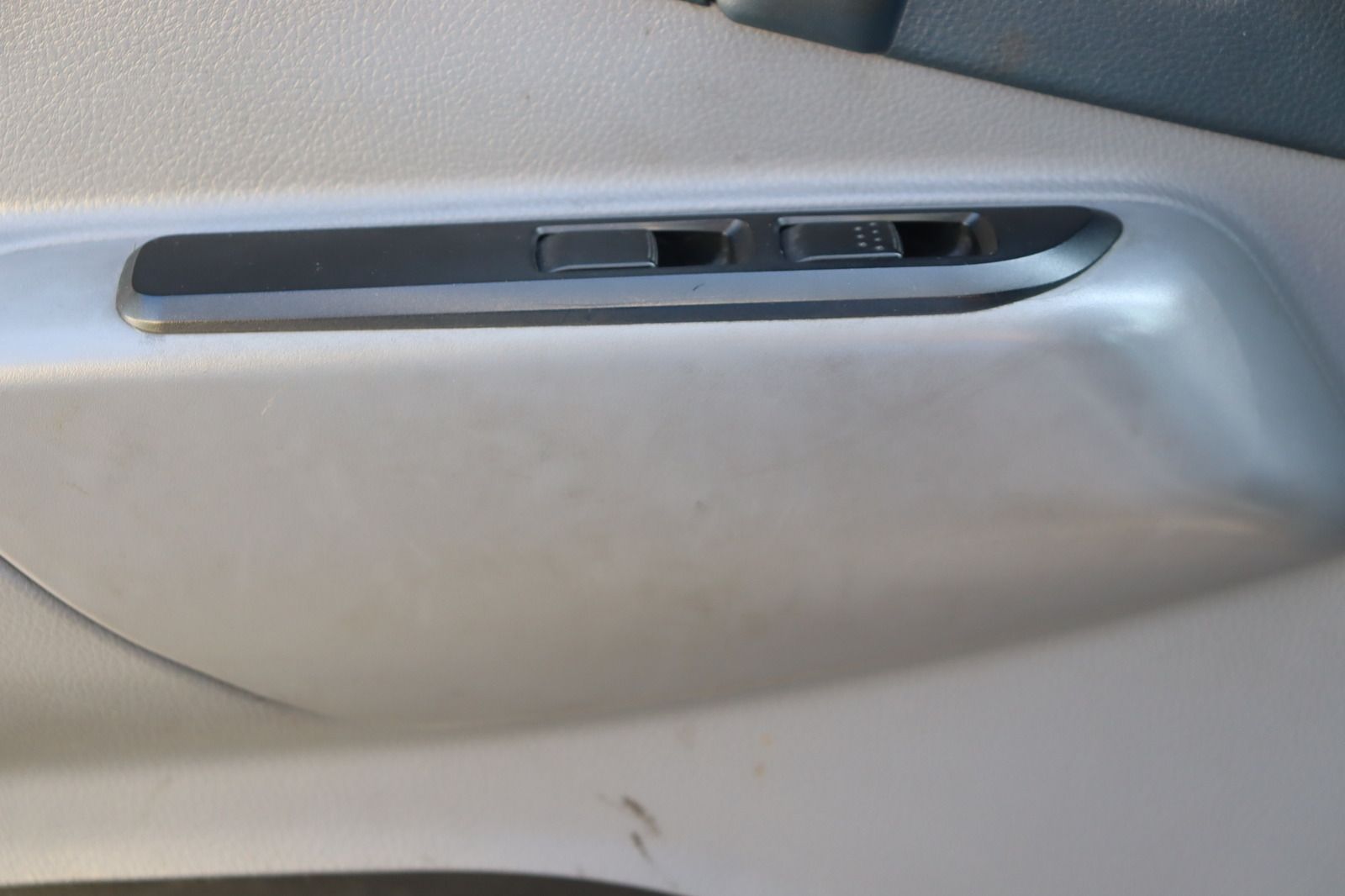 Fahrzeugabbildung Mitsubishi Fuso Canter Duohic 7L15 Plane Ladebordwand