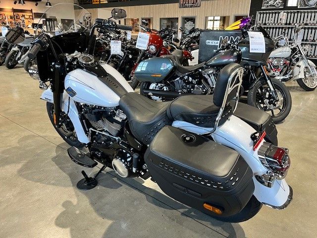 Fahrzeugabbildung Harley-Davidson FLHC Heritage Classic 117 MY 25