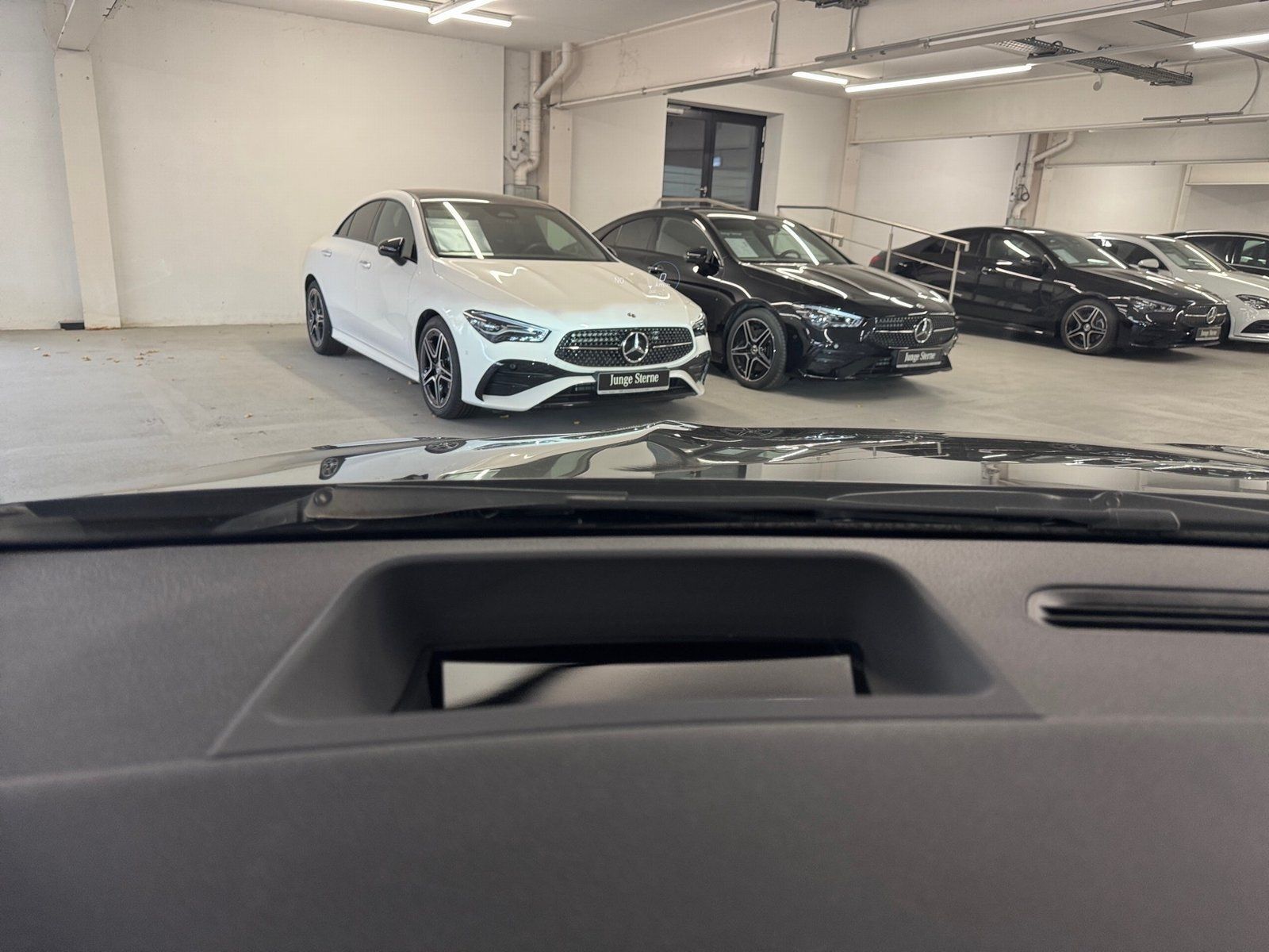 Fahrzeugabbildung Mercedes-Benz GLA 200 Progressive*Pano*Distro*HuD*MBeam*Totwi*