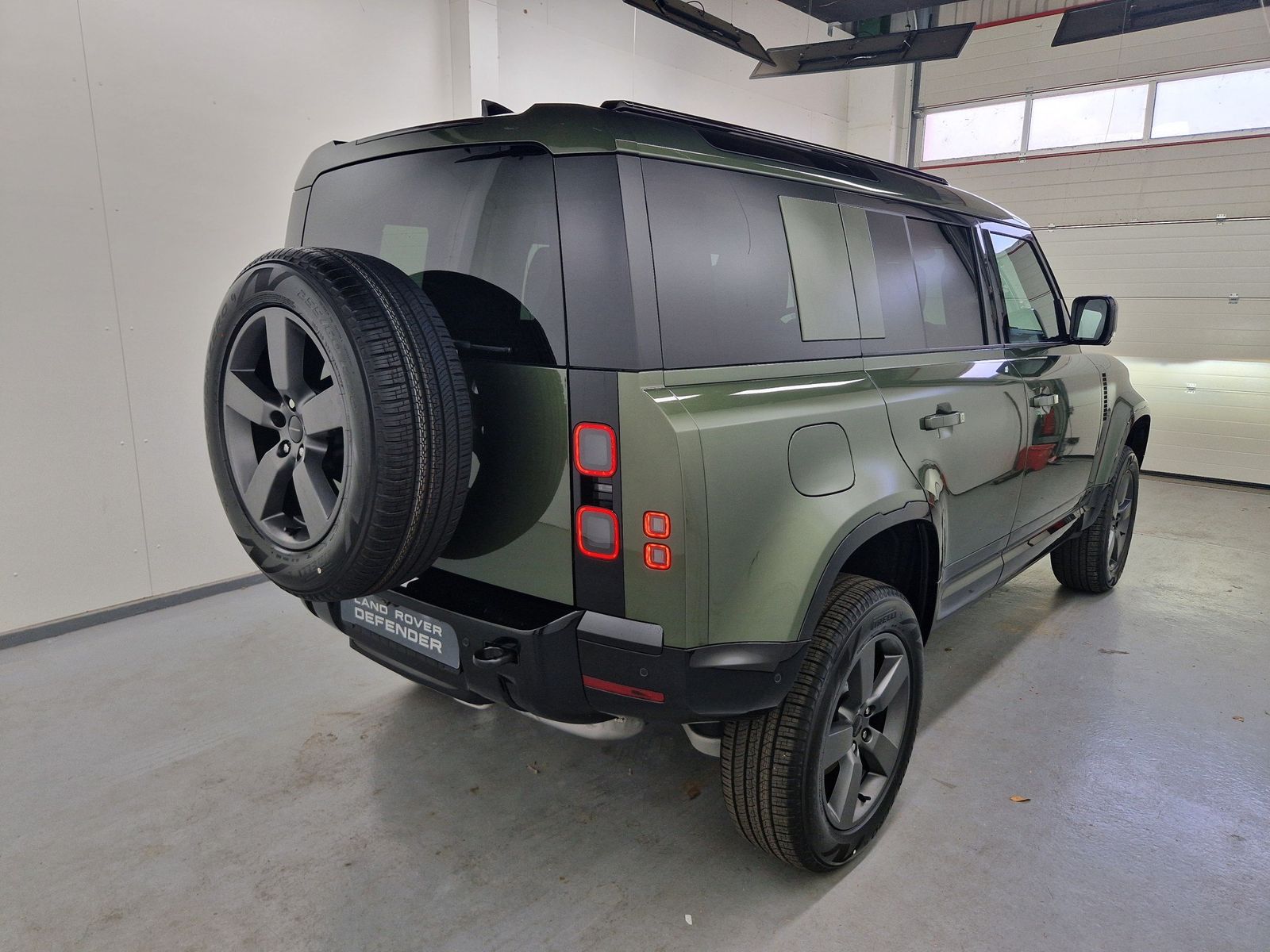 LAND ROVER Defender 110 3.0 Diesel D250 X-Dynamic SE 110 X- – Bild 6