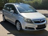 Opel Zafira B 2.2 Cosmo*KLIMAAUTOM*PANO*T.LEDER*TOP* - gebrauchte Opel Zafira aus dem Jahr 2007