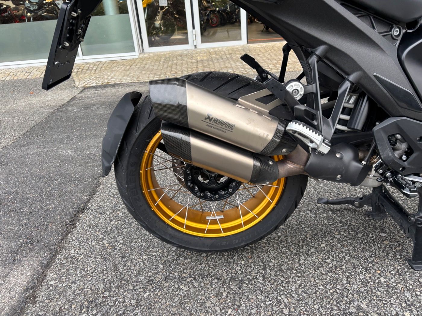 Fahrzeugabbildung BMW R 1300 GS Option 719 3 Pakete Doppelschalldämpfe