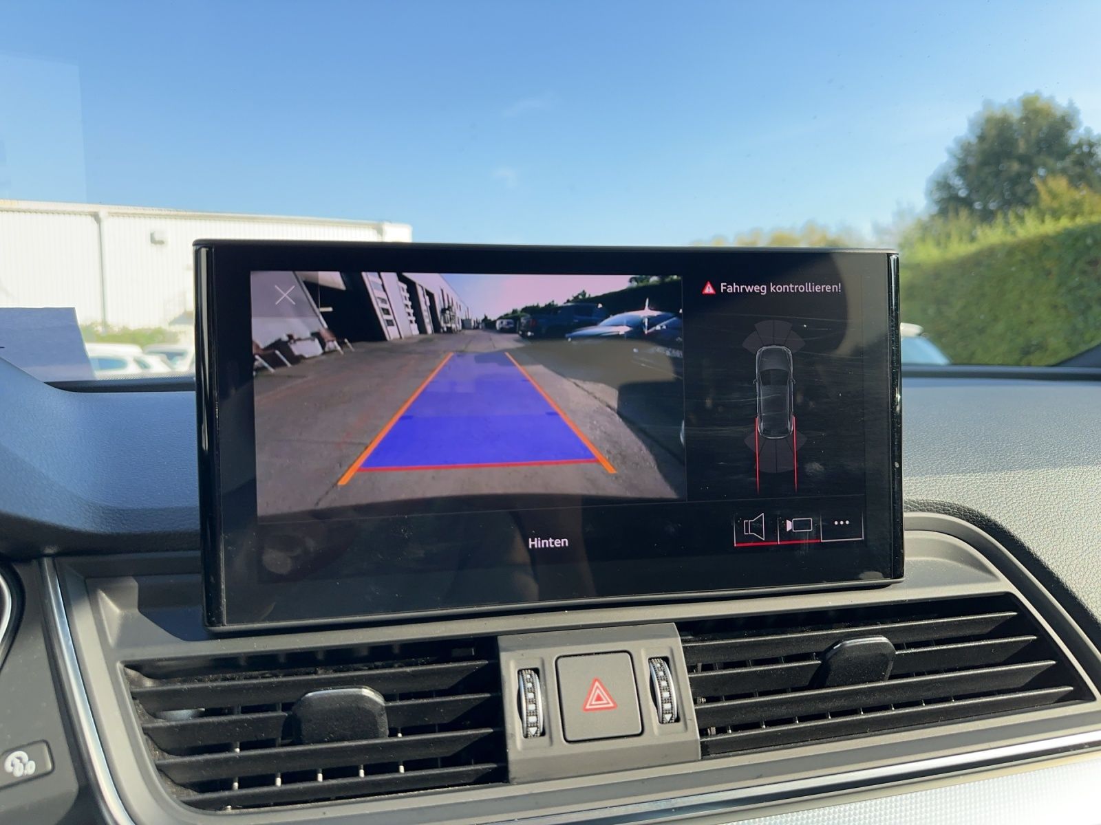 Fahrzeugabbildung Audi Q5 50 TDI quattro S line, MATRIX  LUFT 21" AHK P