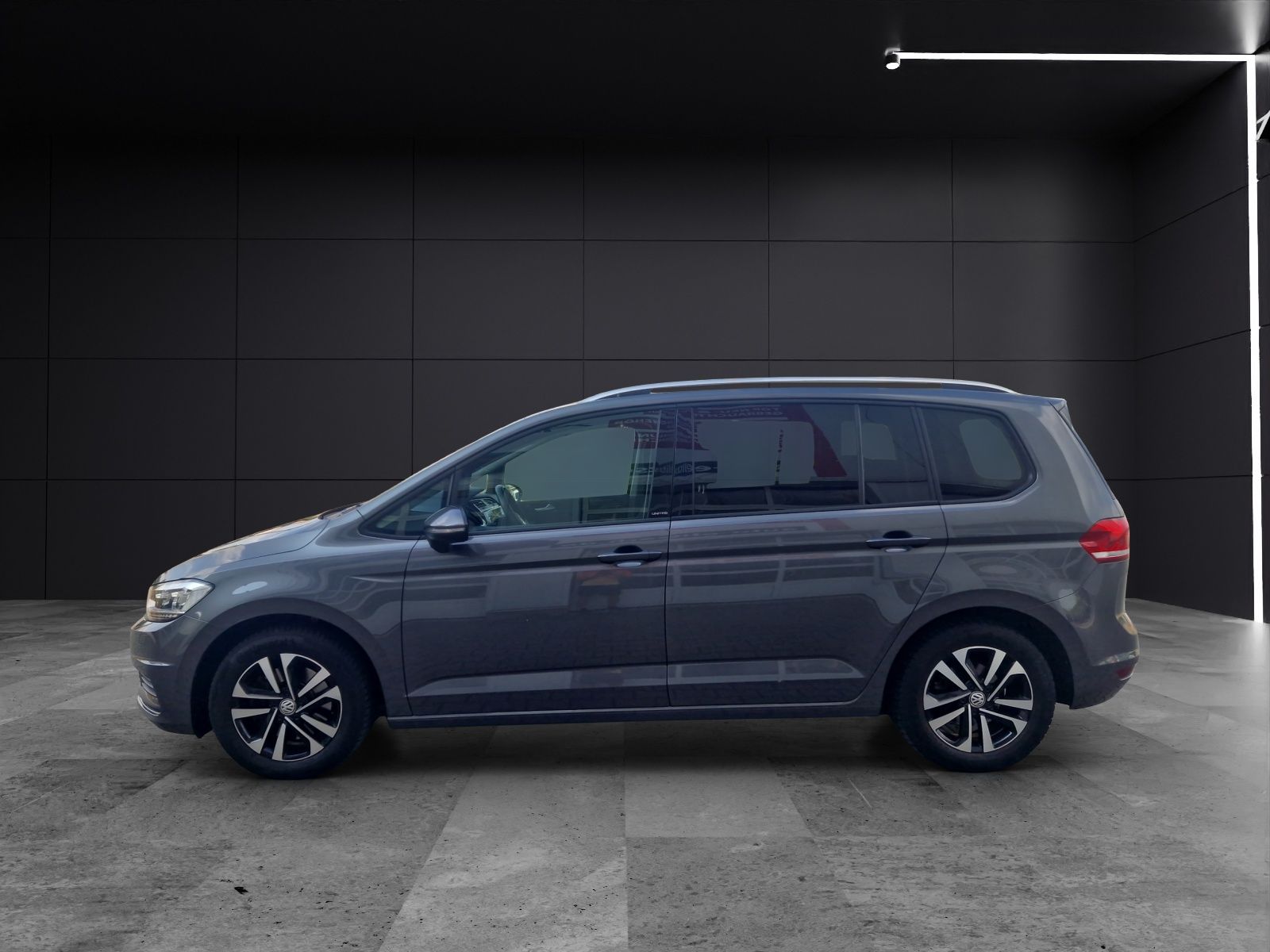 Fahrzeugabbildung Volkswagen Touran United TSI LED ACC SHZ 7-Sitzer RearView