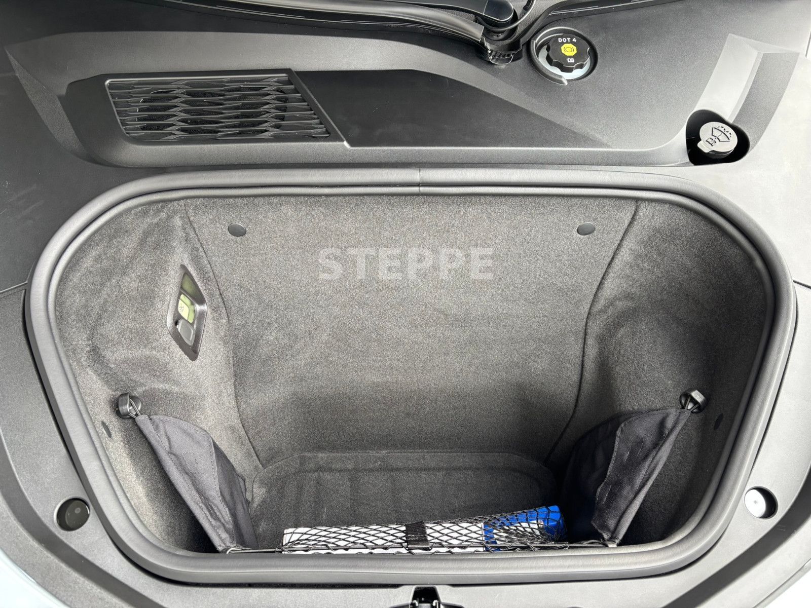 Corvette C8 Stingray Convertible 3LT Europamodell STEPPE