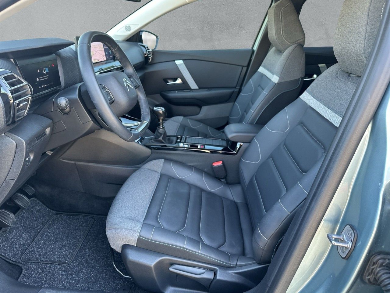 Fahrzeugabbildung Citroën C4 PureTech 130 S&S SHINE