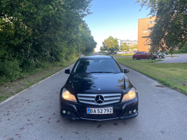 Mercedes-Benz C220C -Klasse  C220 TCDI BlueEfficiency FACELIFT