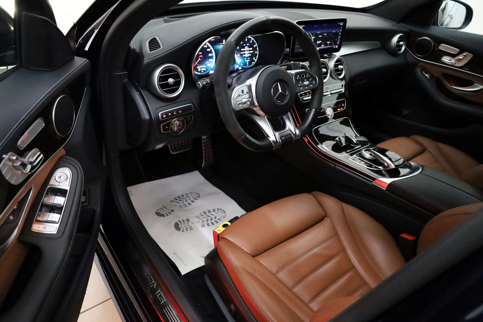 Fahrzeugabbildung Mercedes-Benz C 43 AMG T 4M Leder,Navi,LED,HUD,PanDach,360°