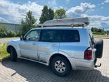 Mitsubishi (j) pajero in einem guten Zustand. - Mitsubishi Pajero aus 2004