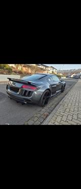 Audi R8 4.2 FSI S tronic quattro - - Audi R8 mit Benzin-Antrieb: 4s