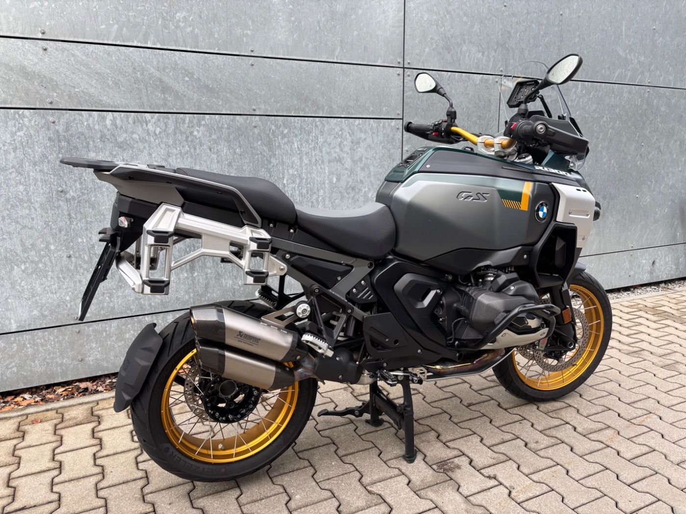 Fahrzeugabbildung BMW R 1300 GS Adventure Option 719 ASA 3 Pakete Akra