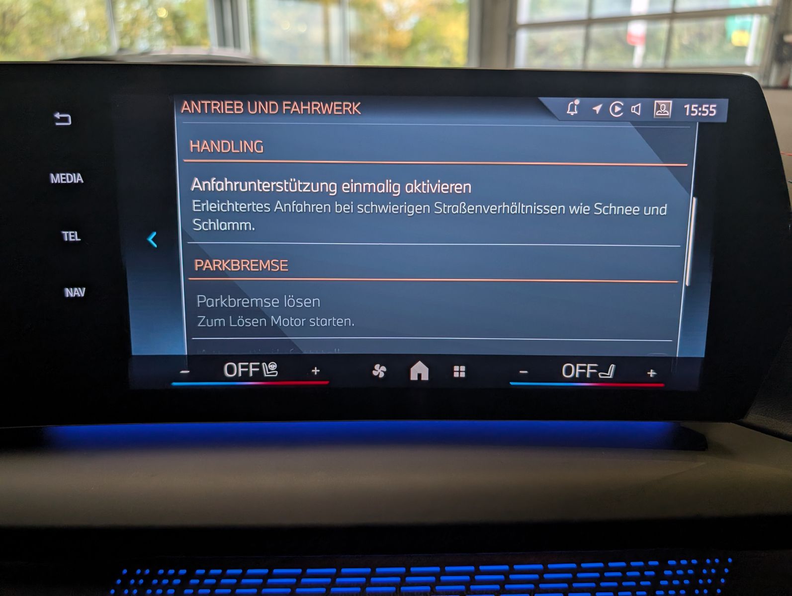 Fahrzeugabbildung BMW 123 i xDrive M-Sport Massag H/K Kamera Pano AHK