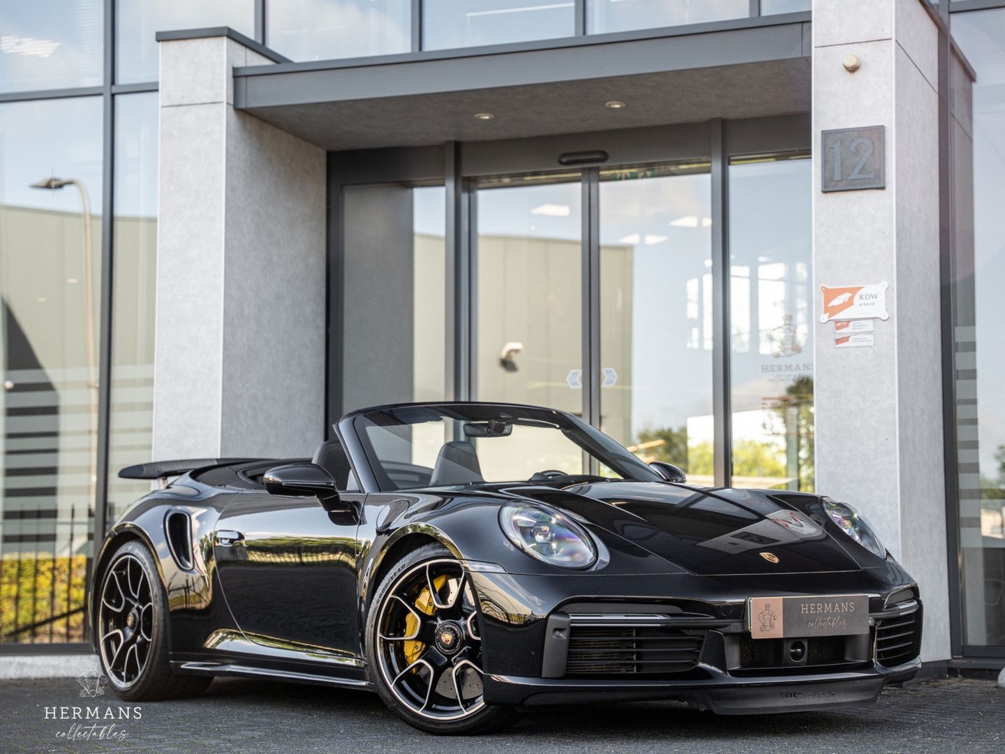 Porsche 992 992 Cabrio 3.8 Turbo S / Akrapovic / Carbon