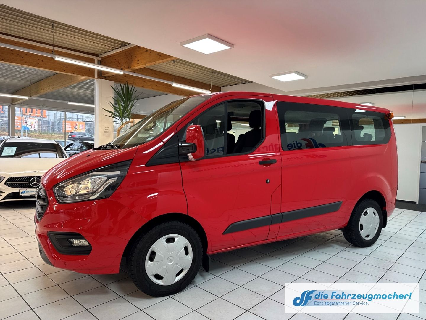 Fahrzeugabbildung Ford Transit Custom Tourneo Kombi 320 L1 Trend *6145