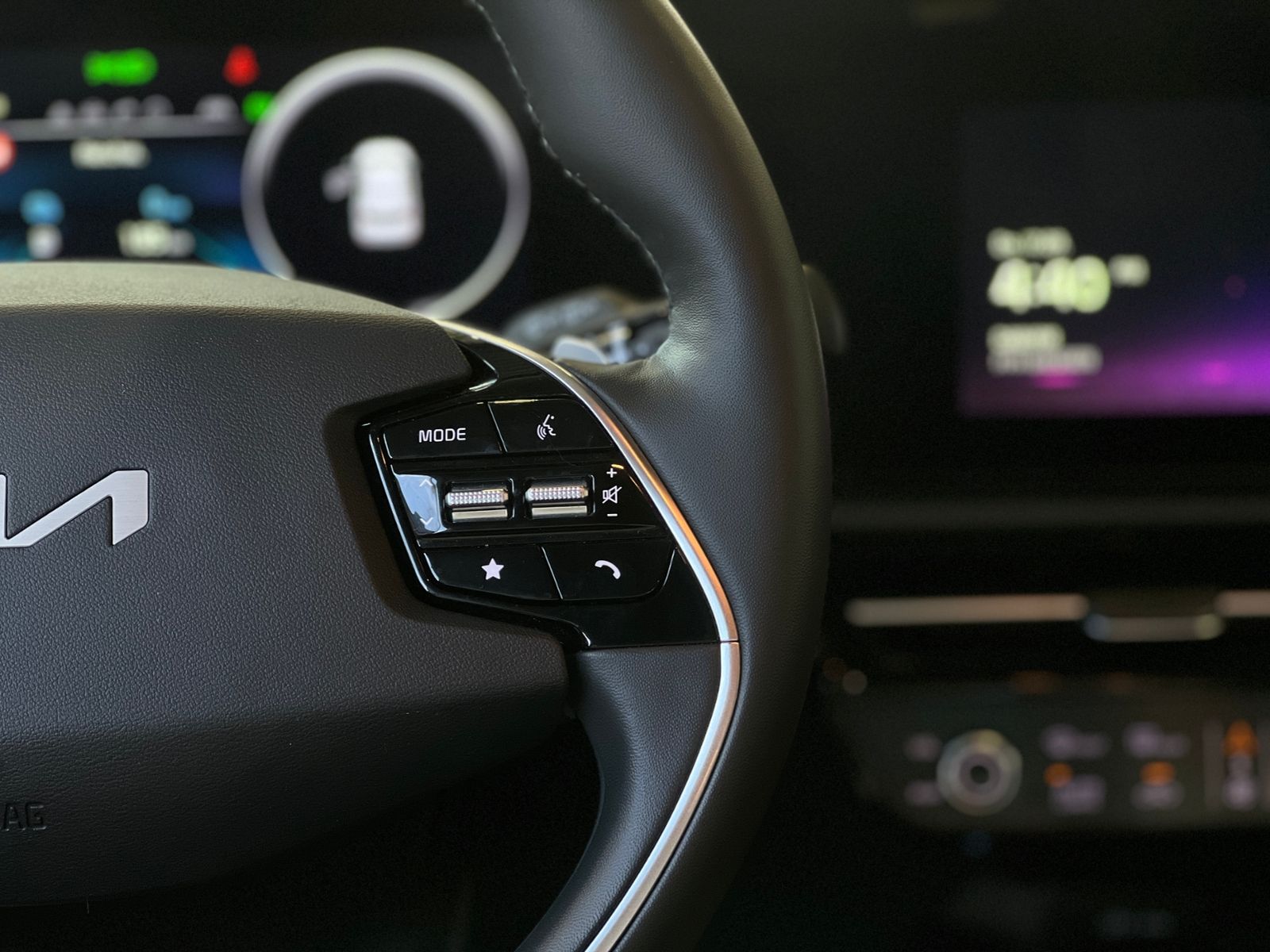 Fahrzeugabbildung Kia Niro Spirit PHEV Relax-Pack Tech-Pack HUD H&K