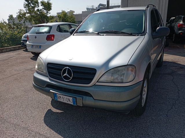 Mercedes-Benz Mercedes-benz ML 270 7 POSTI