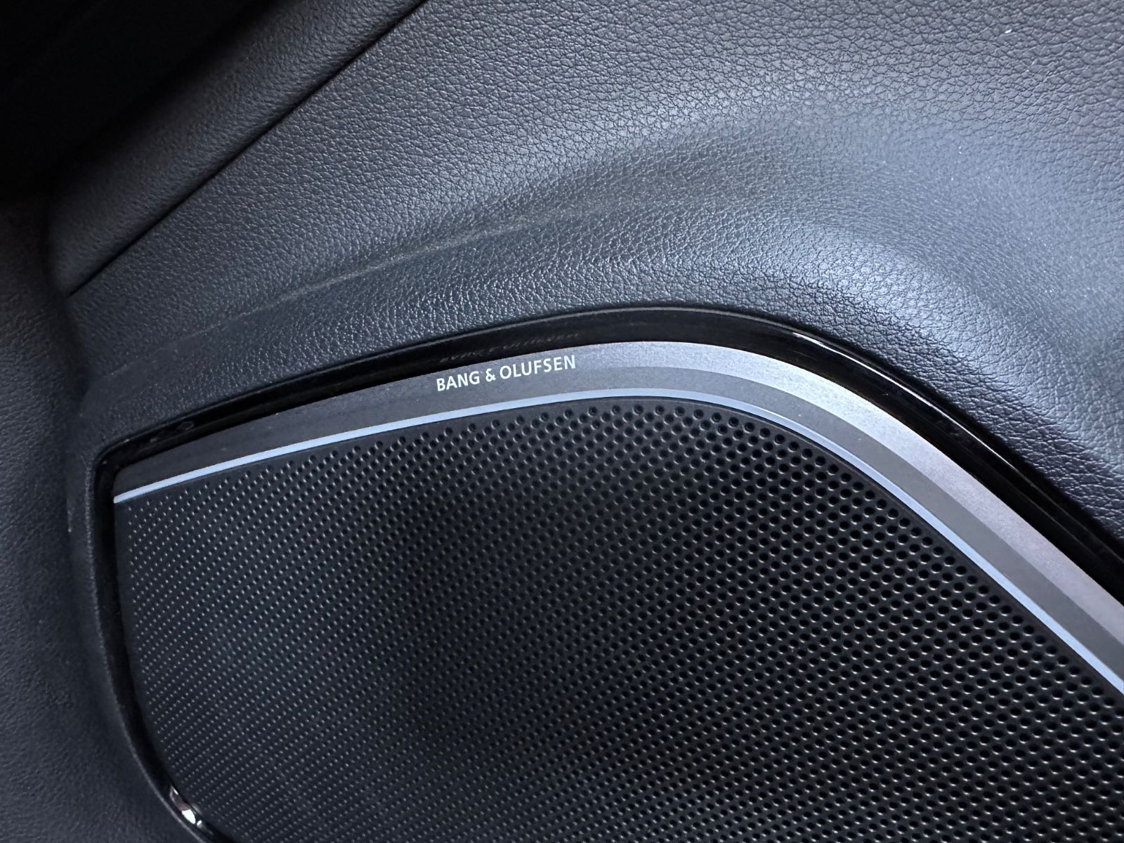 Fahrzeugabbildung Audi S3 Sportback 2.0 TFSI quattro Pano/Leder/B&O/LED
