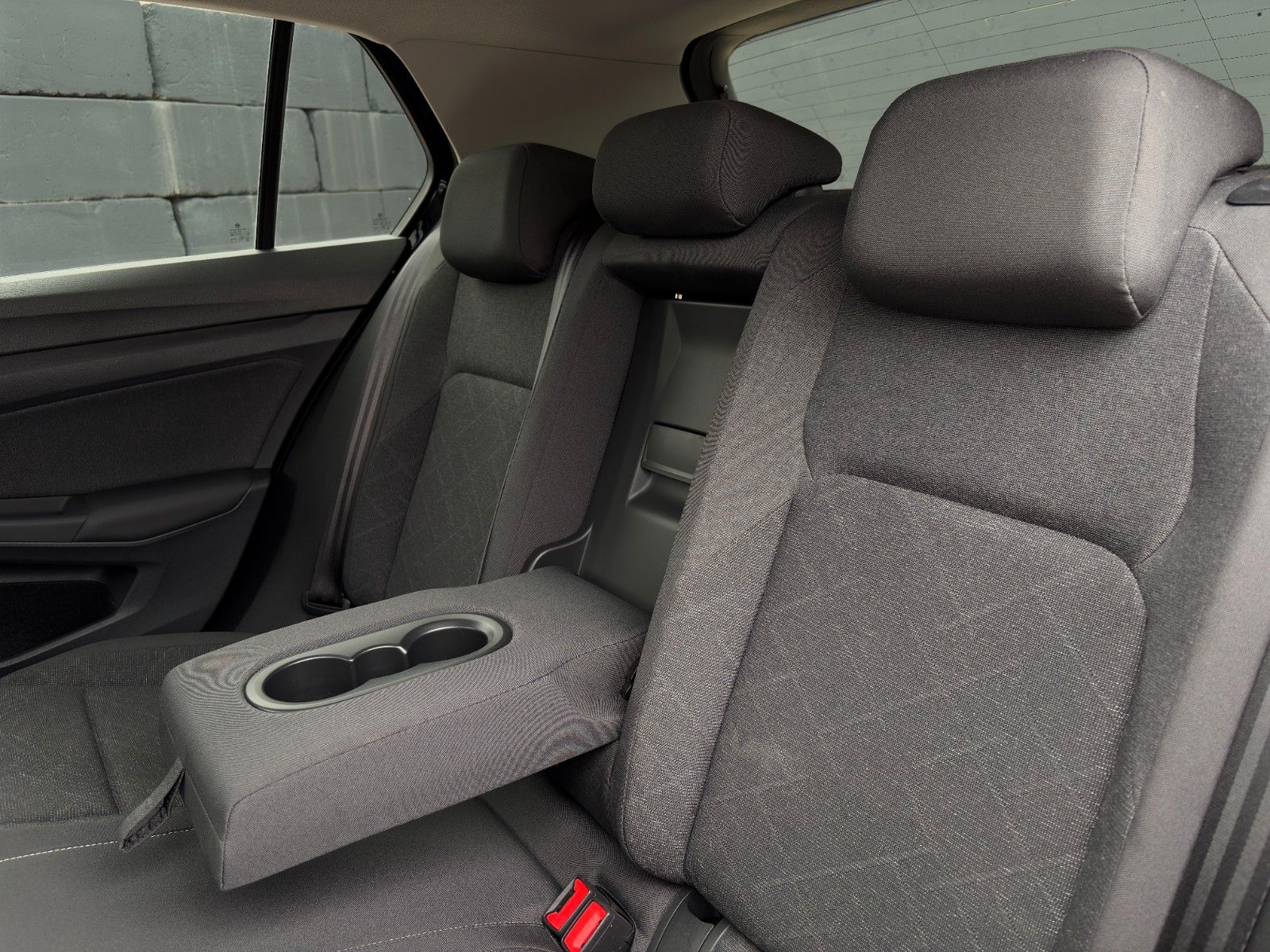 Fahrzeugabbildung Volkswagen Golf VIII Life 1.5 TSI ACC PDC NAV LHZ 3Z-KLIMA