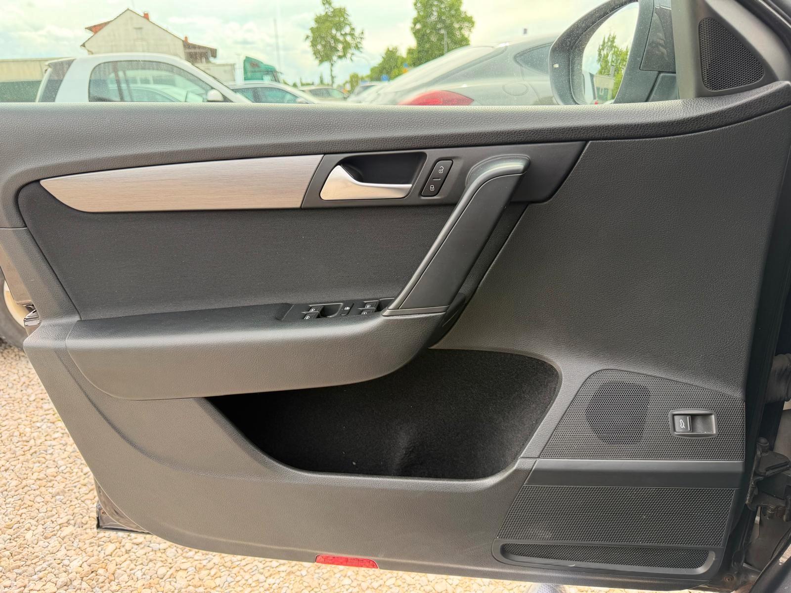 Volkswagen Passat 2011 — photo 11