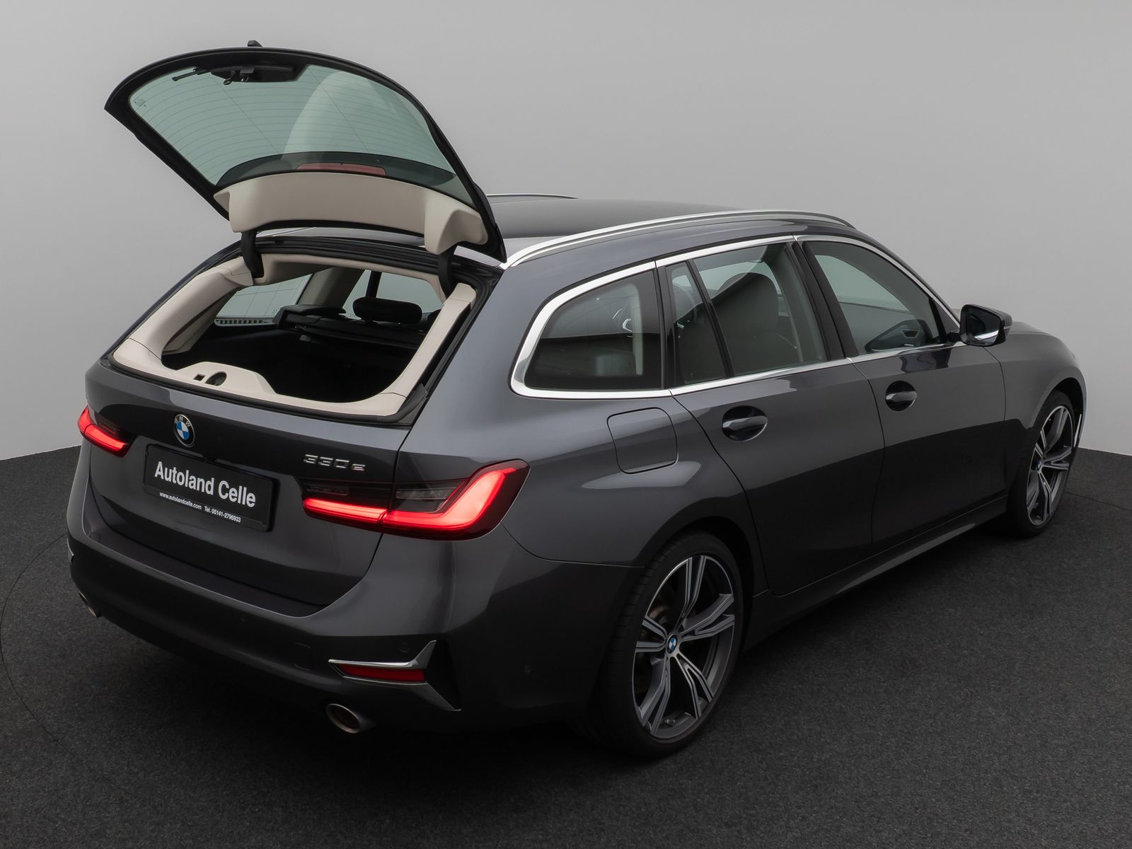 Fahrzeugabbildung BMW 330e Luxury Line 360°HiFi DAB Alarm Sport 19Zoll