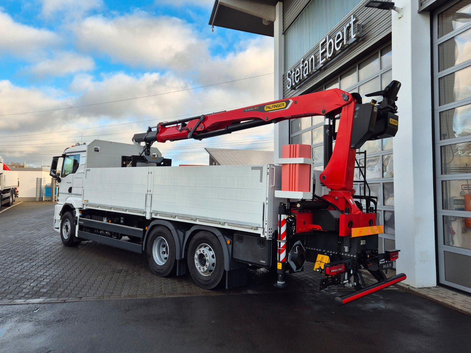 Fahrzeugabbildung MAN TGS 26.470 6x2-4 LL Baustoff Palfinger PK20.501L