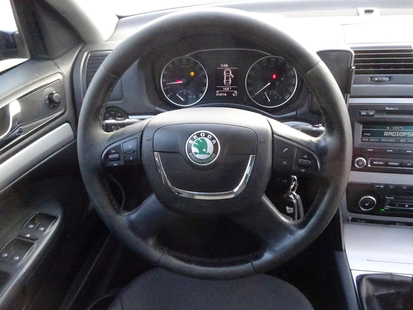 Skoda Octavia 2013 — фото 13
