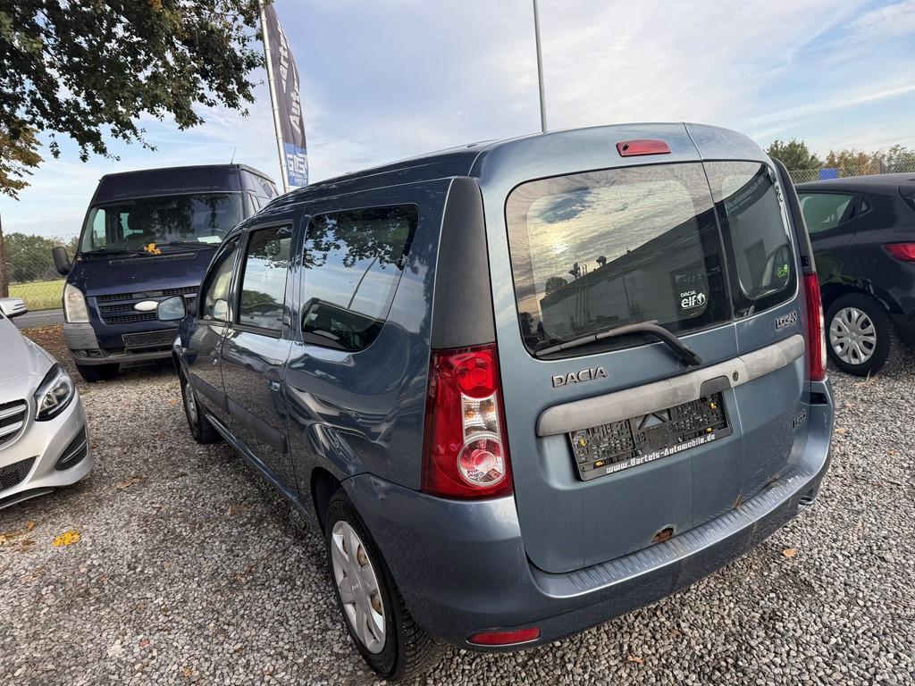 Dacia Logan 2011 — photo 8