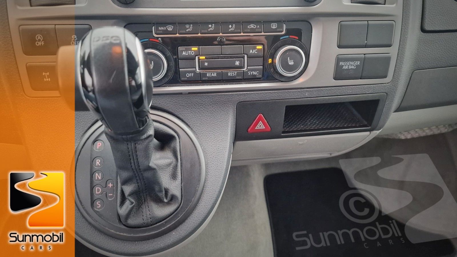 Fahrzeugabbildung Volkswagen T5 Beach Bulli CamperVan Aufstelldach