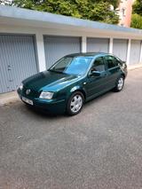 Volkswagen Bora V5 limousine - Volkswagen Bora mit Benzin-Antrieb: Limousine, V5