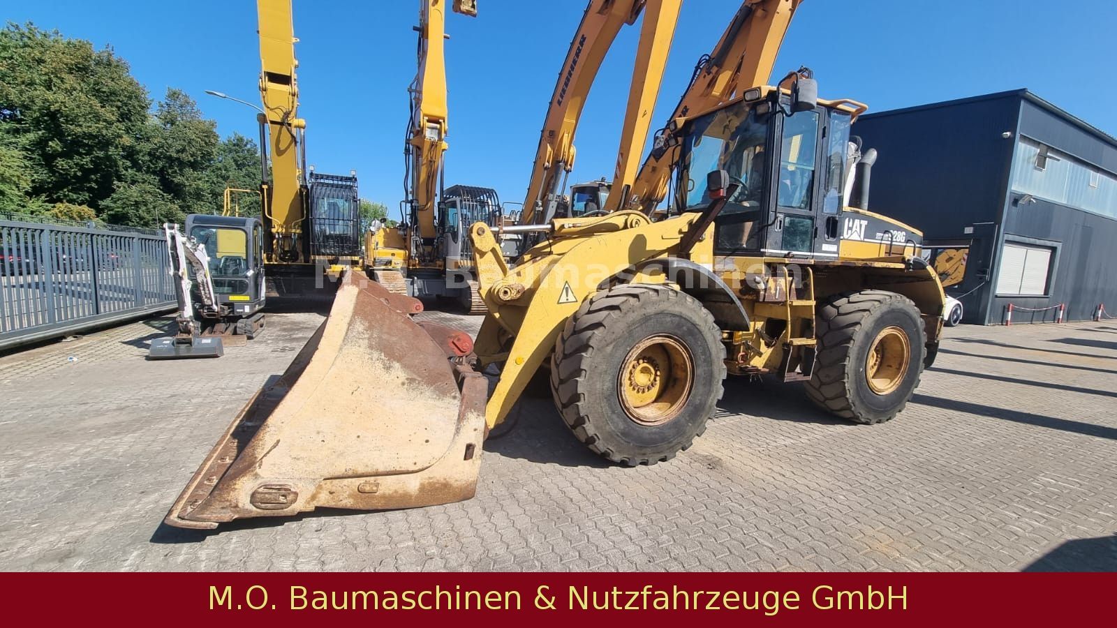 Fahrzeugabbildung CAT 928 G / Hochkippschaufel / SW /