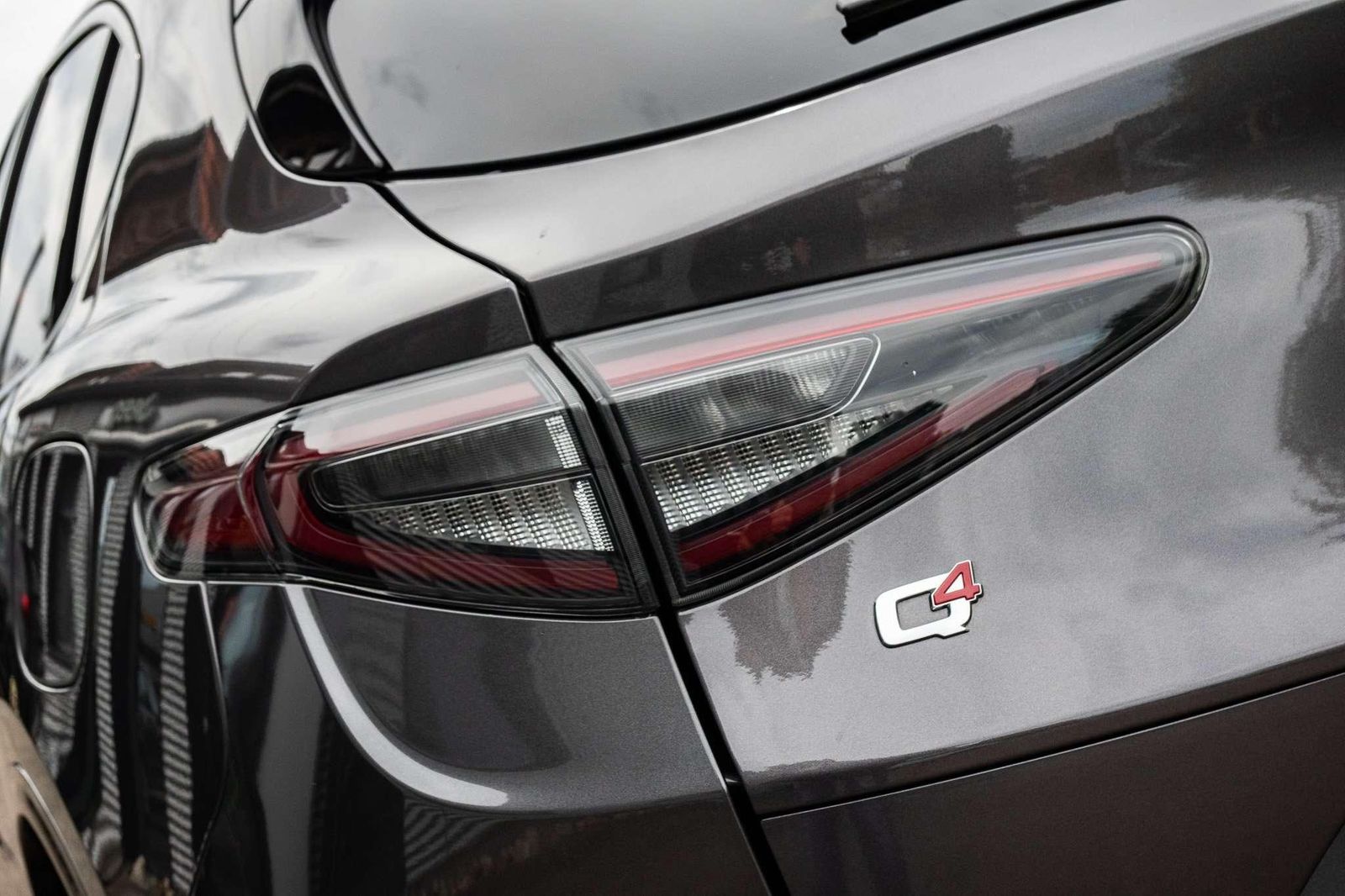 Fahrzeugabbildung Alfa Romeo Stelvio Veloce 2.0 Q4 vom AR Vertragshändler